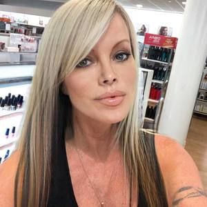 Meet your Posher, Joy